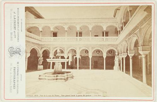 Sevilla. Patio de la casa de Pilatos. Vista general desde la puerta del pretorio