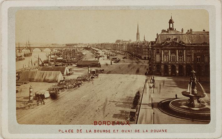 Bordeaux. La Place de la Bourse et quai de la Douane