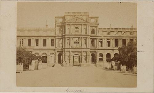 (Paris. Le Louvre)