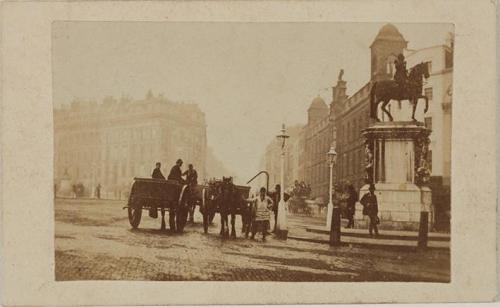 (Londres. Charing Cross. Charles I Statue. Nathumverland House)