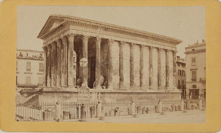 (Nimes. La Maison Carrée)