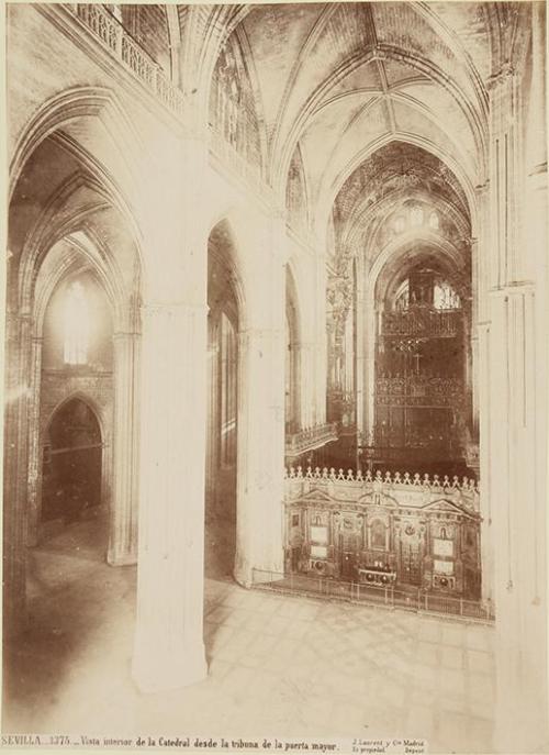 Sevilla. Vista interior de la Catedral desde la tribuna de la puerta mayor