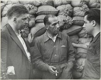 (Guerra civil española). Oct. 1936. Ilia Erenburg, el coronel Villalba y Jaime Miravalles.