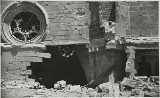 (Efectos del bombardeo en la catedral de Barcelona)