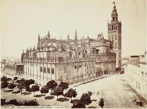 Sevilla. Vista general de la Catedral desde el Alcazar