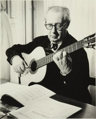 Sin título (Retrato de Andrés Segovia con guitarra)