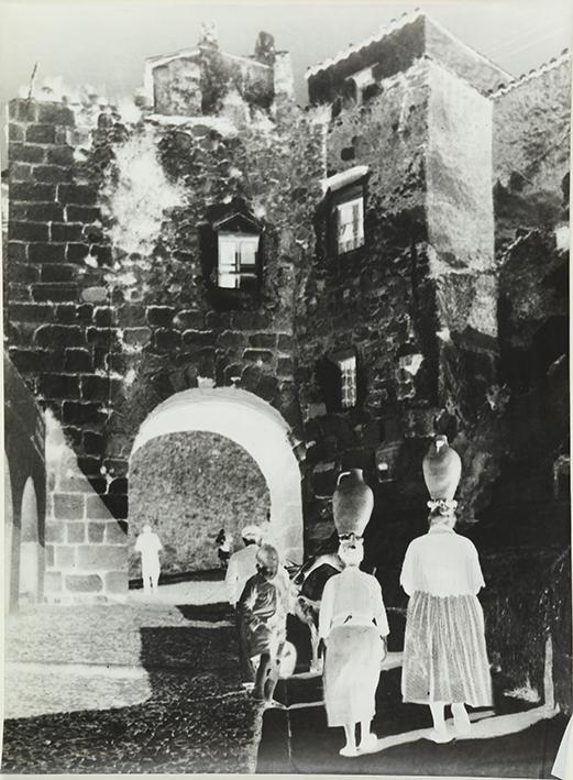 Aguadoras en el Arco de Cristo